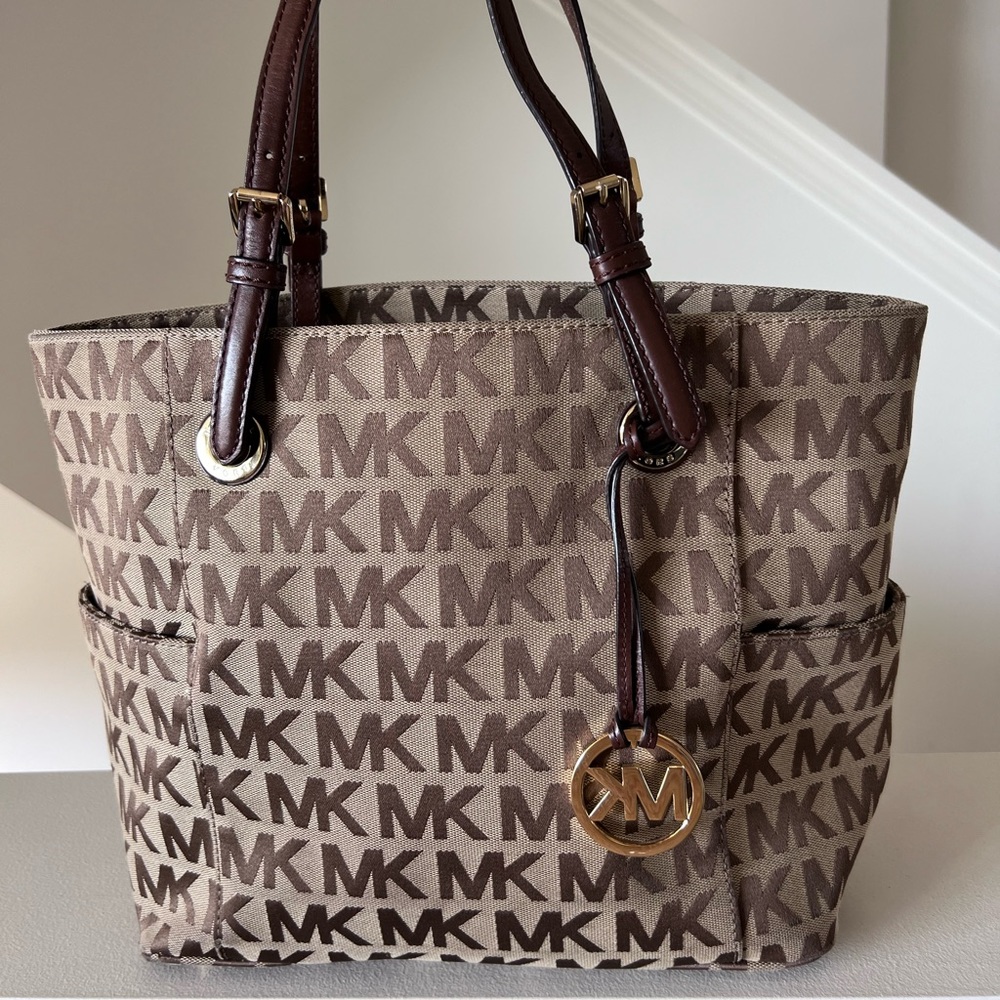 Michael Kors Jet Set Monogram Tote Brown leather straps